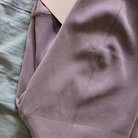Lululemon Softstreme Crew (NWT) - Sz 8 - Picture 5 of 5